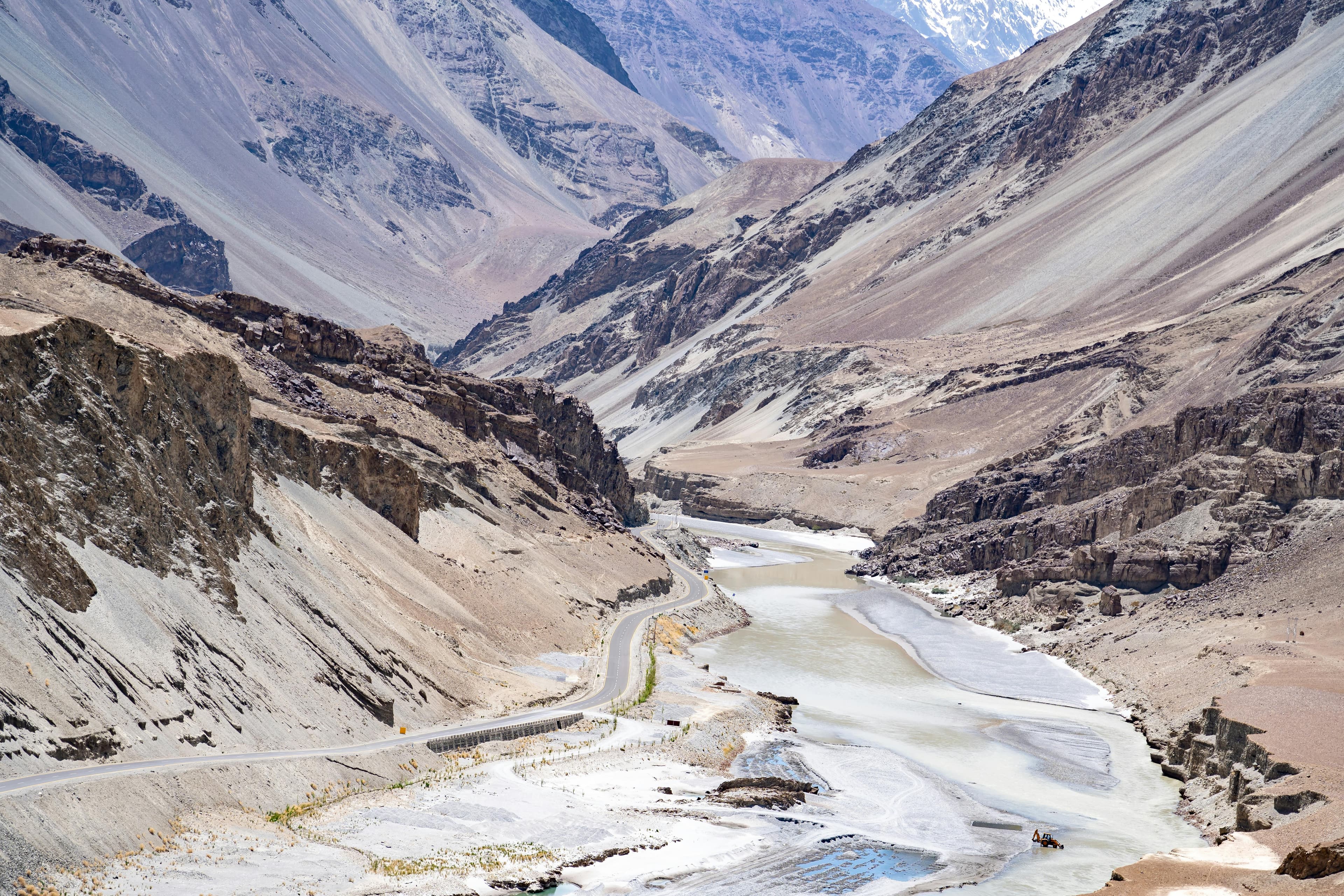 Leh to Leh Bike Expedition with Turtuk (Nubra, Pangong) – 7 Days