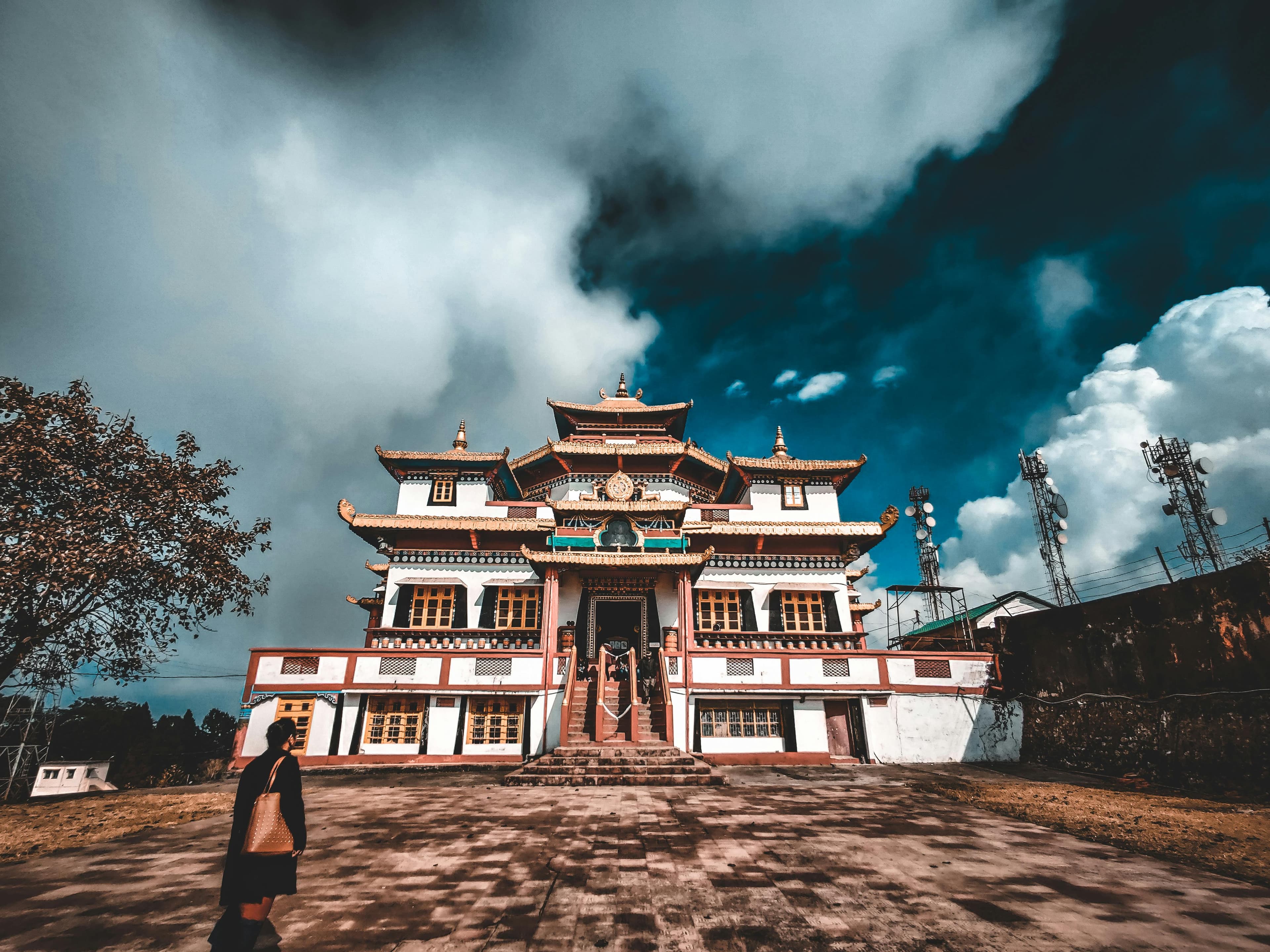 Gangtok & Darjeeling Explorer – Lakes, Monasteries & Tea Hills